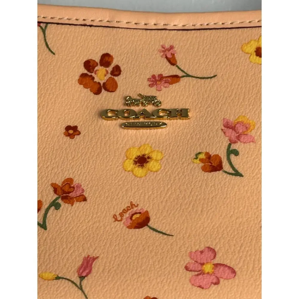 Coach City Tote Printed Coated CanvasWith Smooth Leather Handles And Trim - Picture 2 of 8